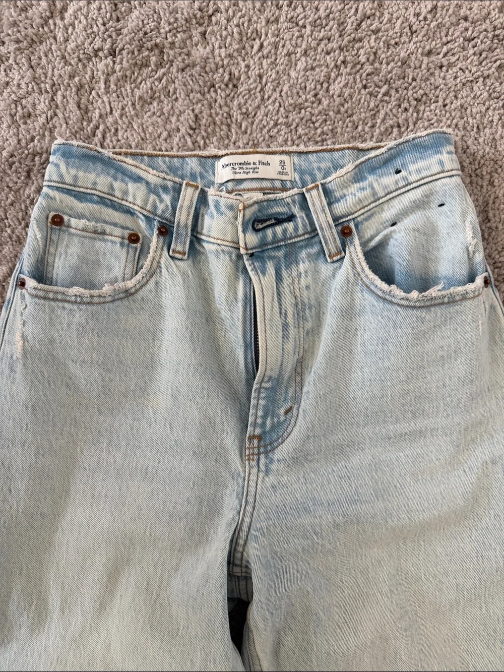 Abercrombie 90s Straight Ultra High Rise Curve Love
